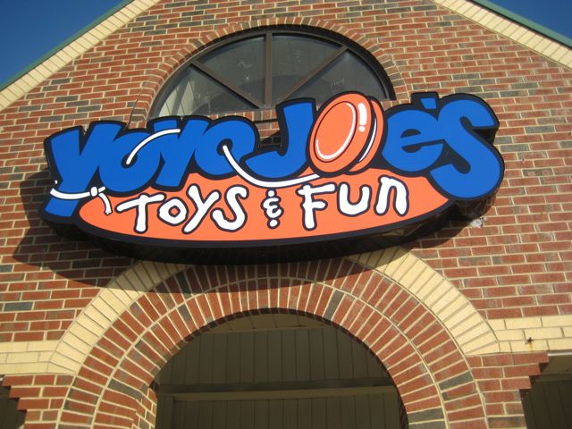 YoYo Joe’s Toys & Fun Sign